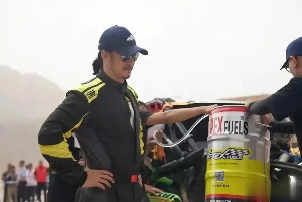 锦鲤配资 吴京新片票房仅25万遭院线抛弃引争议 旧采访被全网疯仿